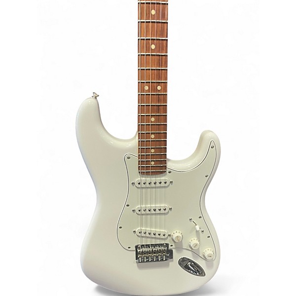 Used 2022 Fender 	PLAYER STRAT Pau Ferro  Polar White Solid Body Electric Guitar