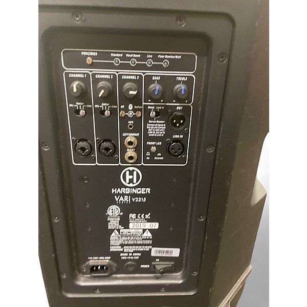 Used Harbinger VARI V2315 Powered Speaker