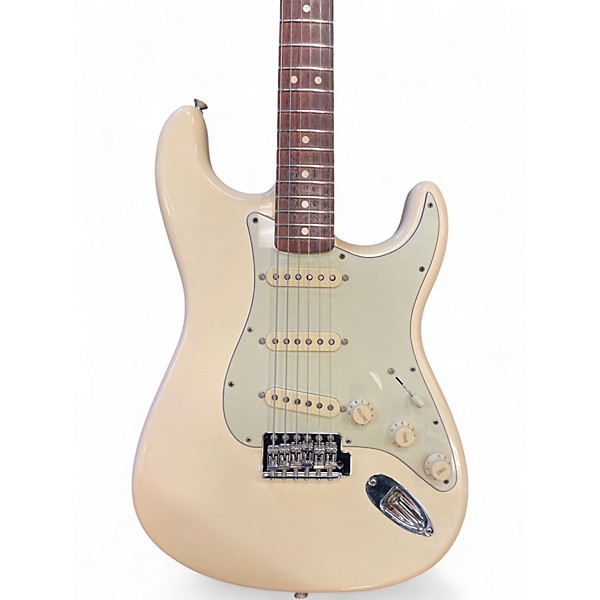 Used 2007 Fender 2007 Standard Stratocaster Arctic White Solid Body Electric Guitar