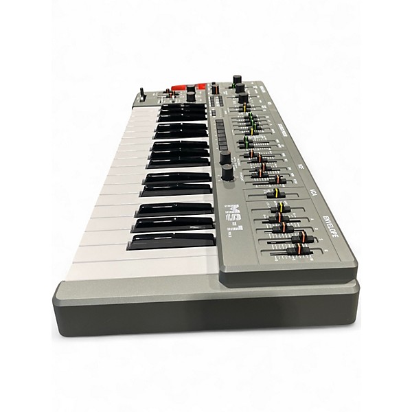 Used Behringer MS-1 Synthesizer