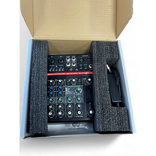 Used Harbinger LX8 Powered Mixer
