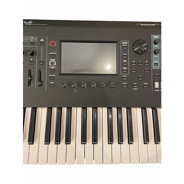 Used Roland Fantom 6 Keyboard Workstation