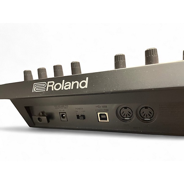 Used Roland JDXI Synthesizer