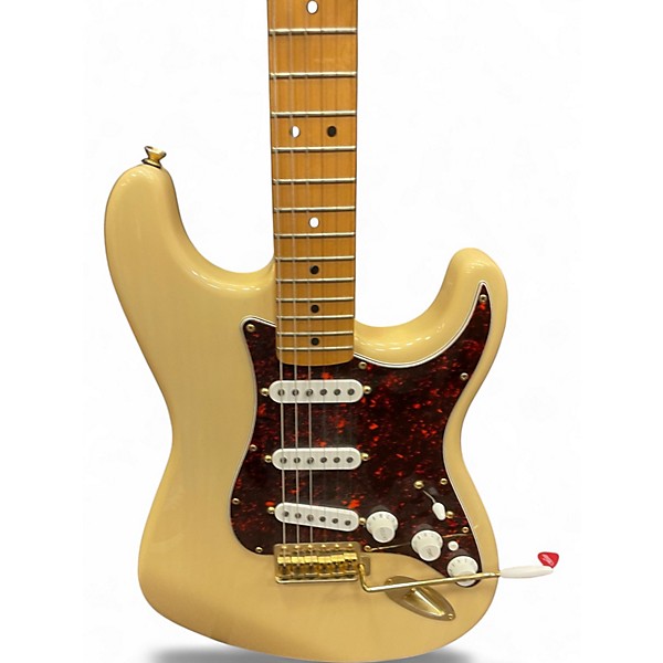 Used Fender Deluxe Super Stratocaster Honey Blonde Solid Body Electric Guitar