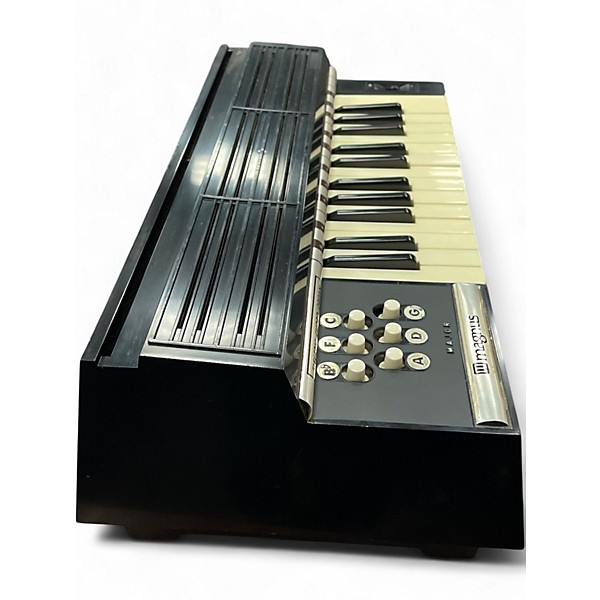 Used Magnus 380 Organ