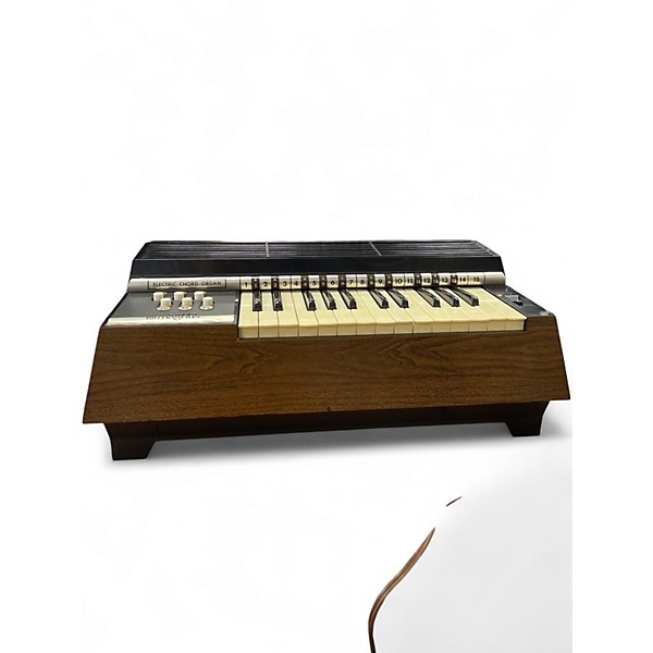 Used Magnus 380 Organ