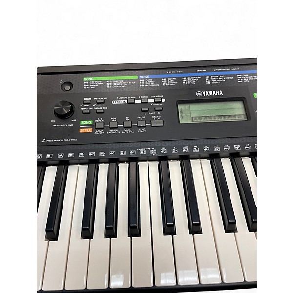 Used Yamaha PSRE253 61 Key Portable Keyboard