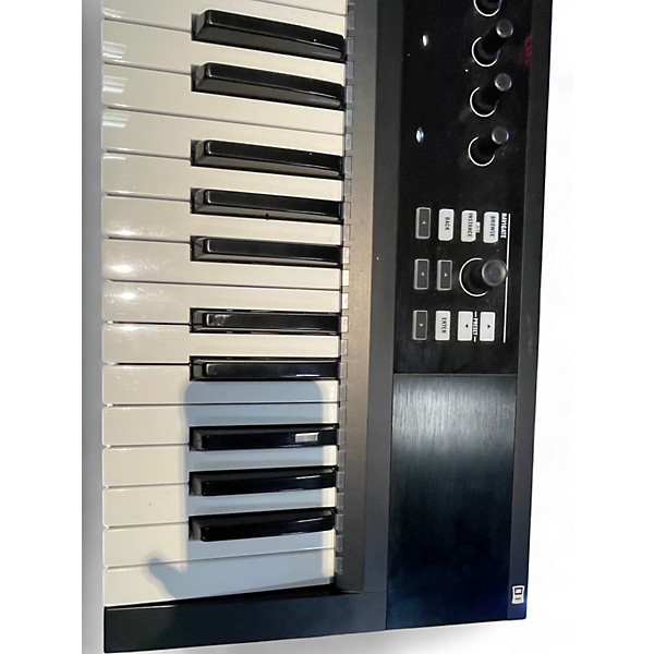 Used Native Instruments Komplete Kontrol S49 MIDI Controller