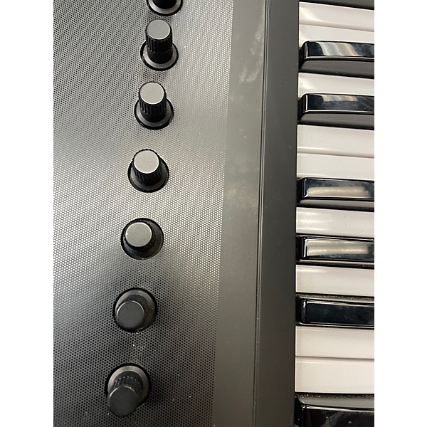 Used Komplete KONTROL A25