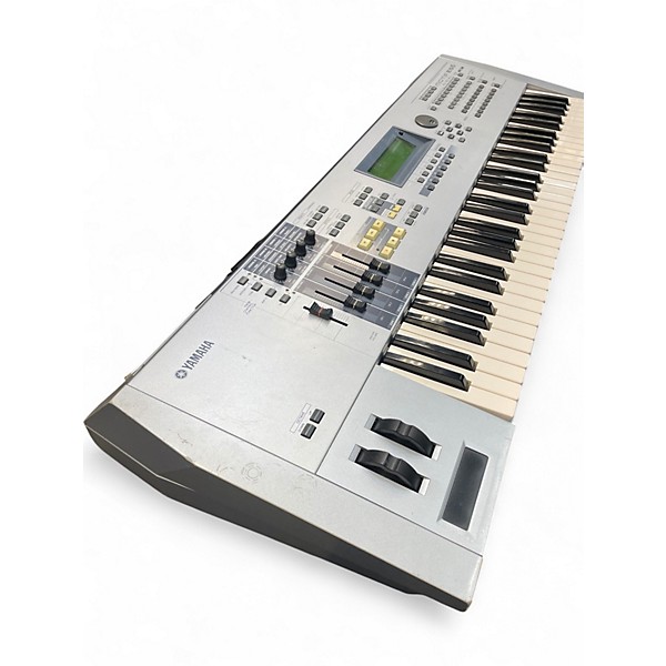 Used Yamaha Motif ES6 61 Key Keyboard Workstation