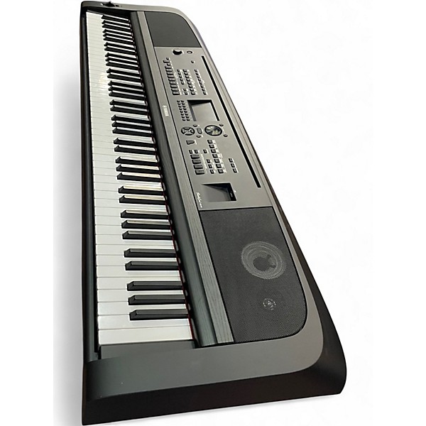 Used Yamaha DGX670 Digital Piano