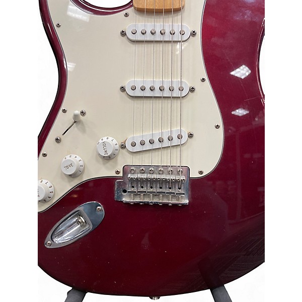 Used 2001 Fender Standard Stratocaster Left Handed Wine Red Electric Guitar