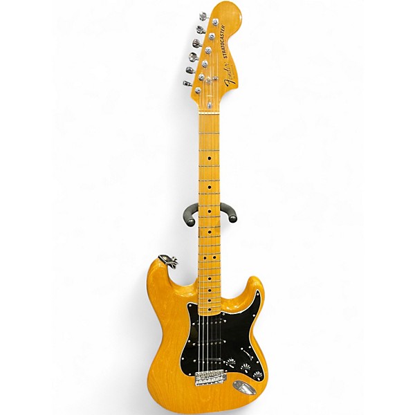 Vintage 1981 Fender Stratocaster 1981 Natural Solid Body Electric Guitar
