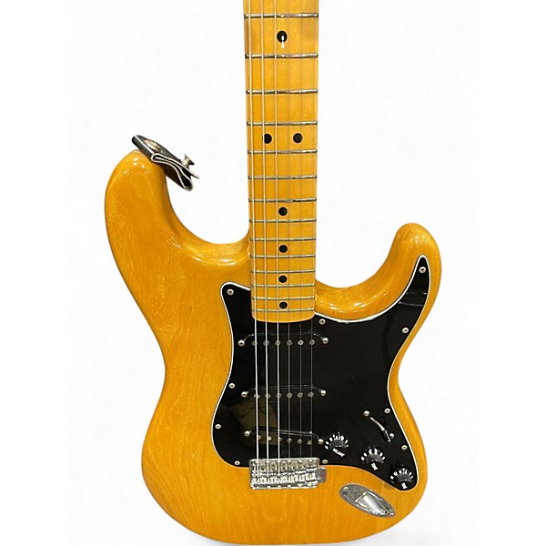 Vintage 1981 Fender Stratocaster 1981 Natural Solid Body Electric Guitar