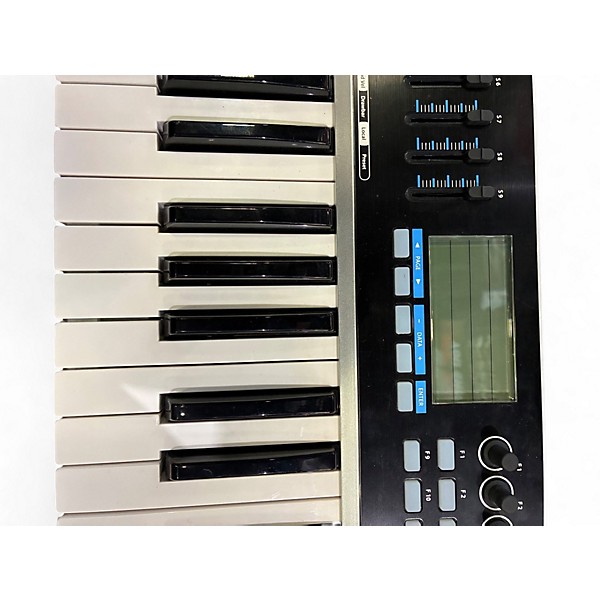Used Samson GRAPHITE 49 MIDI Controller