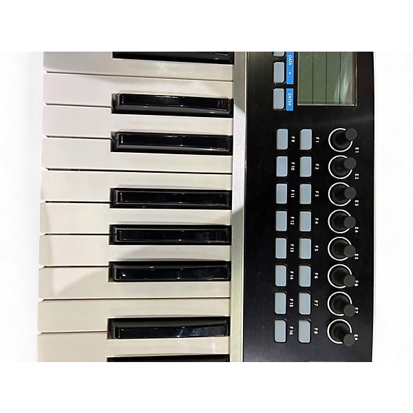 Used Samson GRAPHITE 49 MIDI Controller