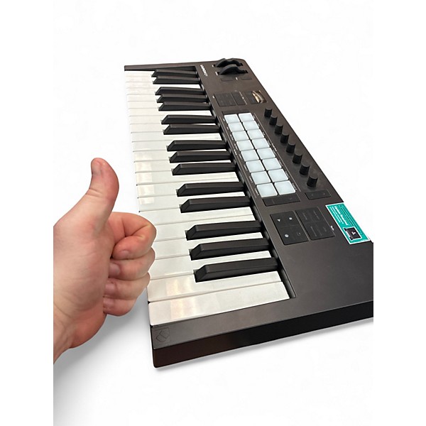 Used Novation Launchkey 25 Key MIDI Controller