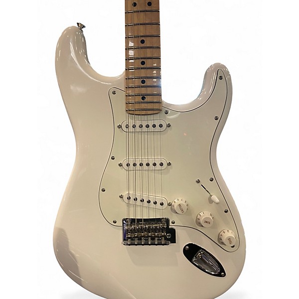 Used 2022 Fender Player Stratocaster Olympic White Solid Body Electric Guitar