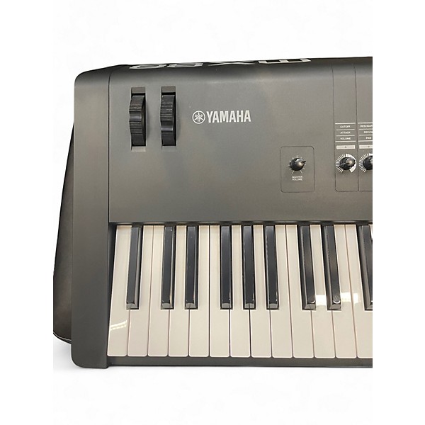 Used Yamaha MX88BK Synthesizer
