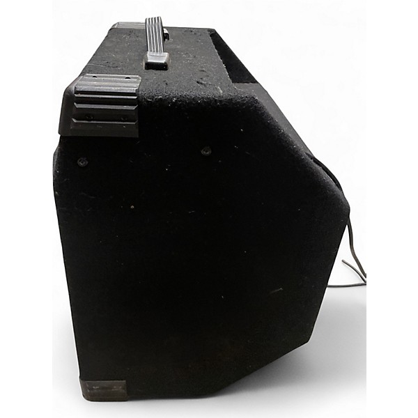 Used Behringer BLX3000 Bass Combo Amp