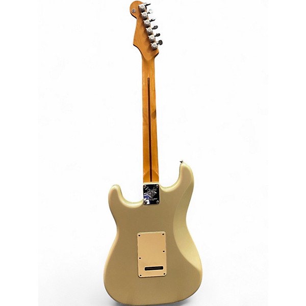 Used 2006 Fender 60th Anniversary Standard Stratocaster Blizzard Pearl Solid Body Electric Guitar