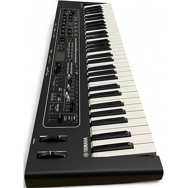 Used Yamaha CK61 Keyboard Workstation