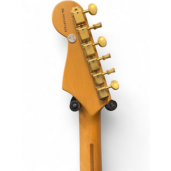 Used 2006 Fender DELUXE PLAYER STRATOCASTER 3 Color Sunburst Solid Body Electric Guitar