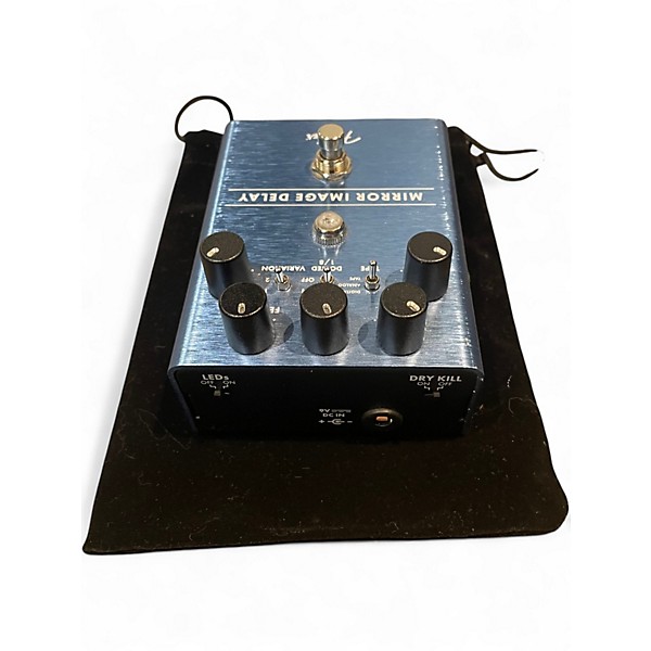 Used Fender MIRROR IMAGE DELAY Effect Pedal