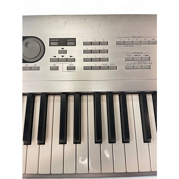 Used KORG Triton Le 88 Key Keyboard Workstation