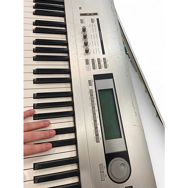 Used KORG Triton Le 88 Key Keyboard Workstation