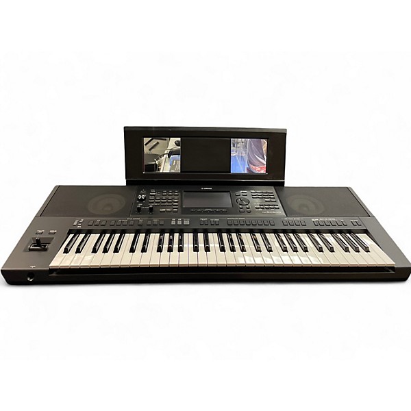 Used Yamaha PSR SX 900 Keyboard Workstation