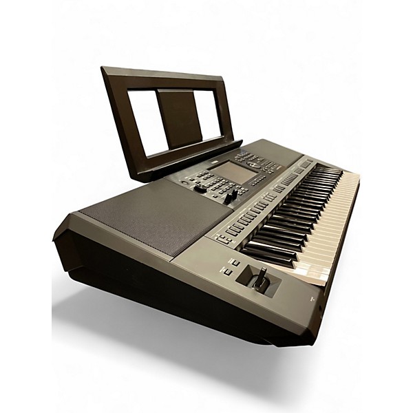 Used Yamaha PSR SX 900 Keyboard Workstation