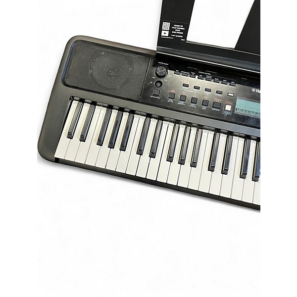 Used Yamaha PSRE383 Portable Keyboard