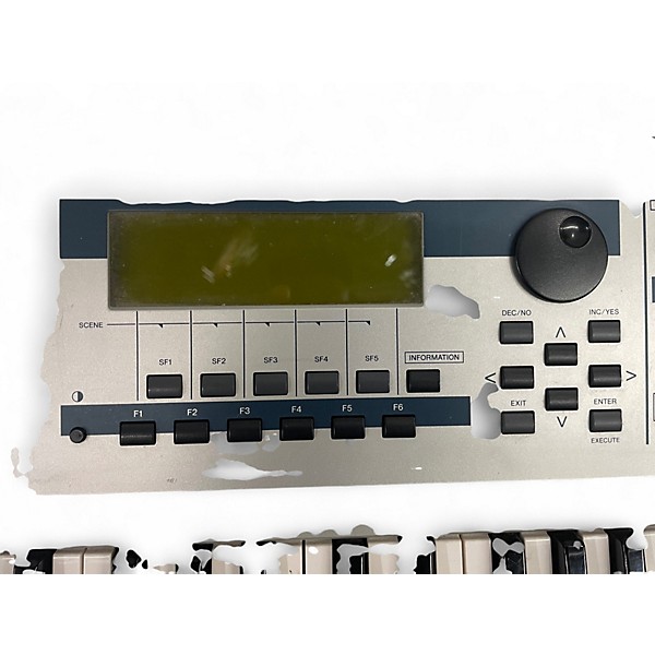 Used Yamaha MO6 Keyboard Workstation