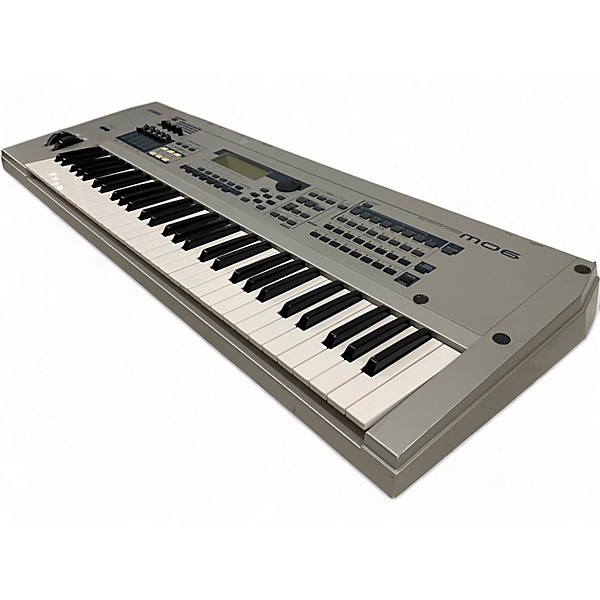 Used Yamaha MO6 Keyboard Workstation