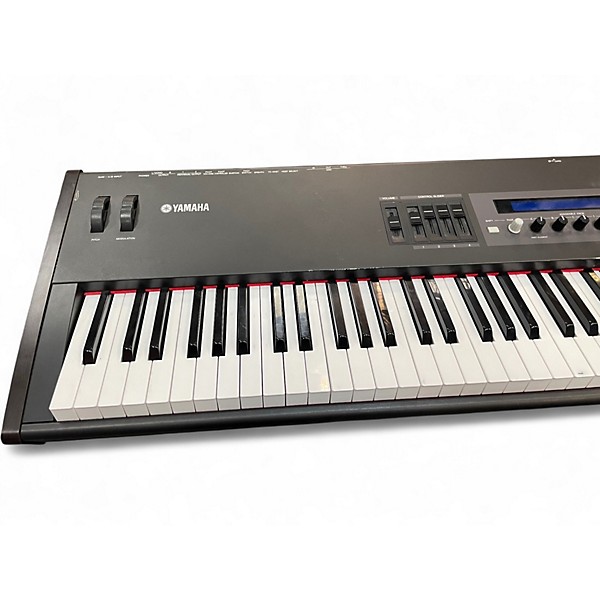 Used Yamaha S80 Keyboard Workstation