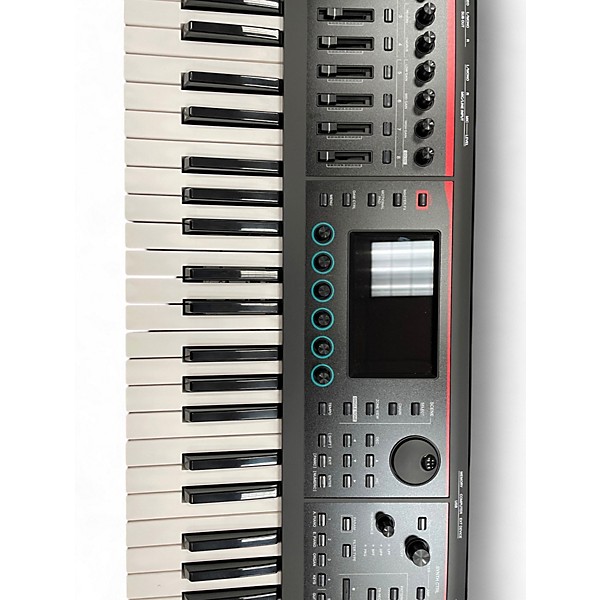 Used Roland Fantom 07 Keyboard Workstation