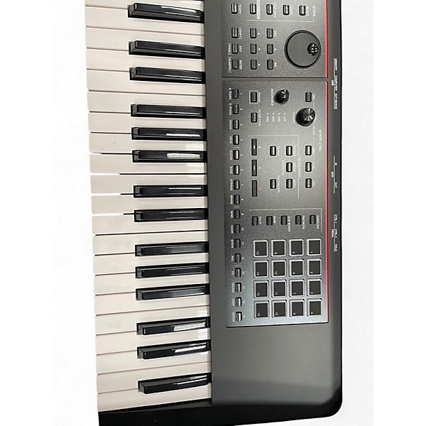 Used Roland Fantom 07 Keyboard Workstation
