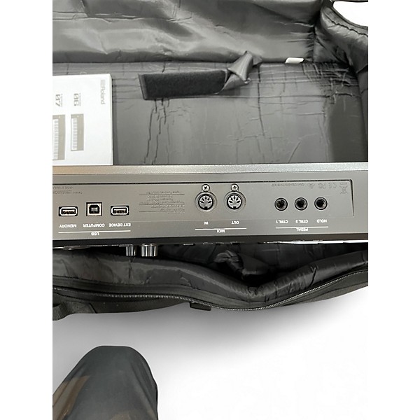 Used Roland Fantom 07 Keyboard Workstation