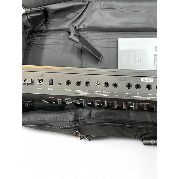 Used Roland Fantom 07 Keyboard Workstation