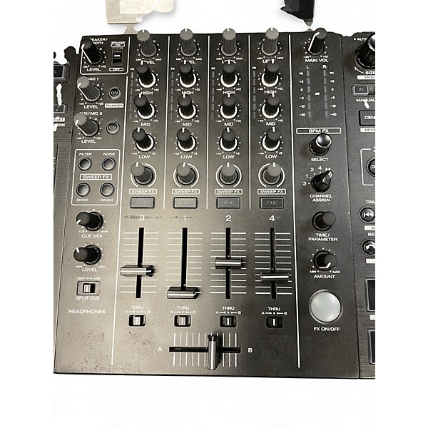 Used Denon DJ SC live 4 DJ Mixer