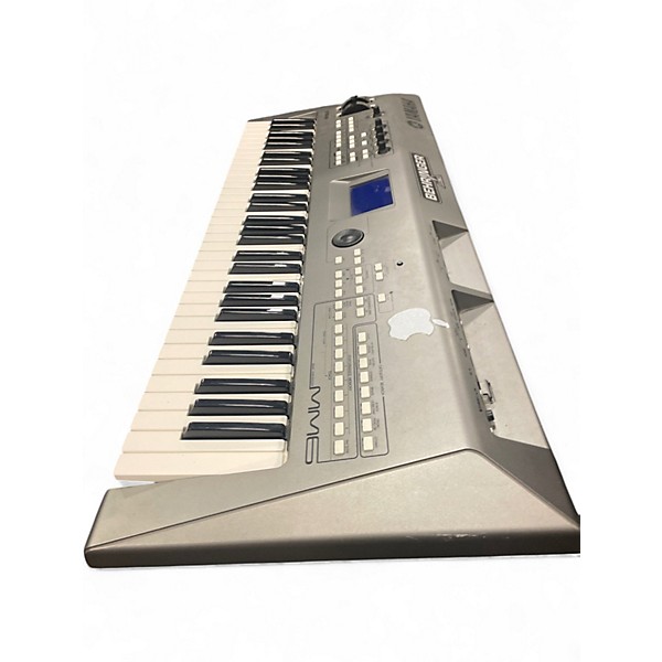 Used Yamaha MM6 61 Key Keyboard Workstation