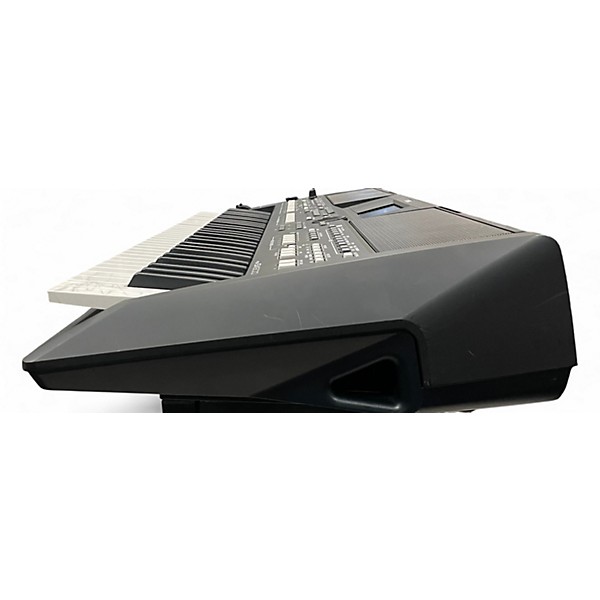 Used Yamaha PSRSX600 Arranger Keyboard