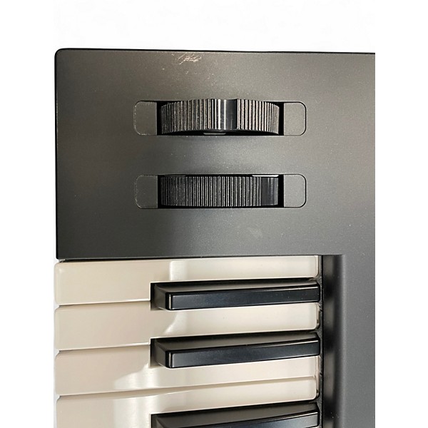 Used Yamaha MX49 49 Key Keyboard Workstation