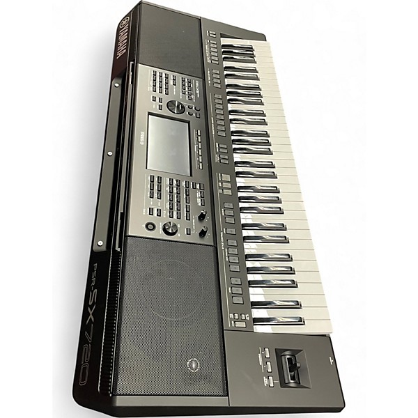 Used Yamaha PSRSX720 Keyboard Workstation