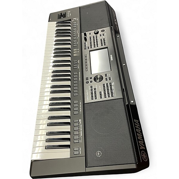 Used Yamaha PSRSX720 Keyboard Workstation