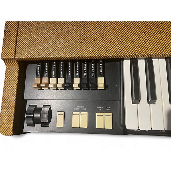 Used Hammond XB2 Organ