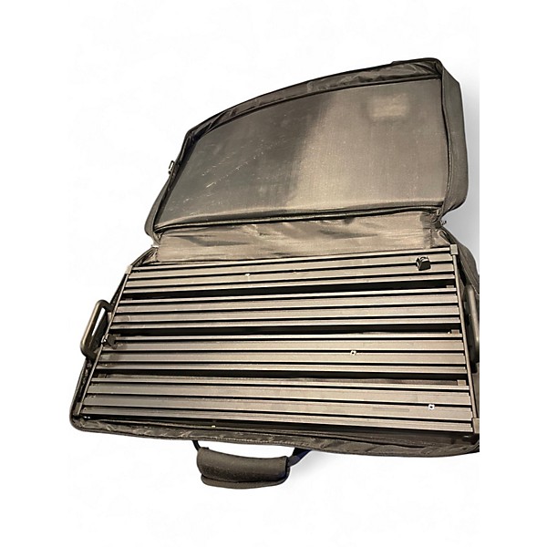 Used Guitto GPB03B Pedal Board