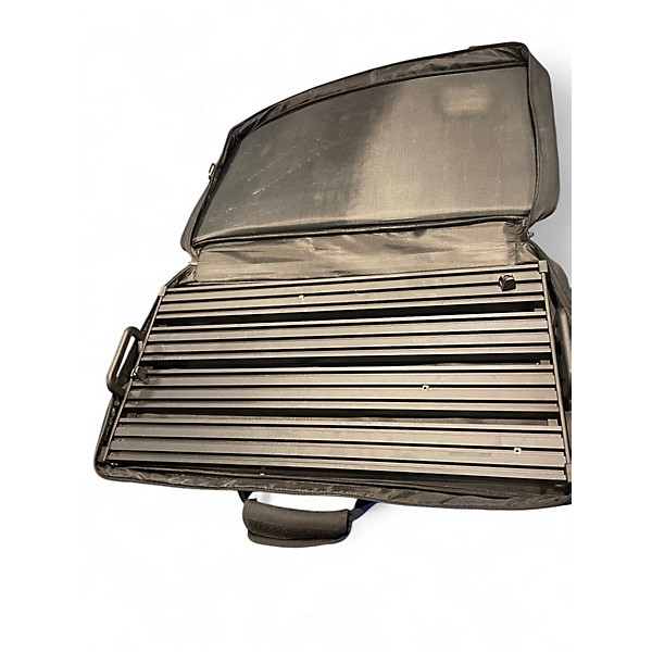 Used Guitto GPB03B Pedal Board