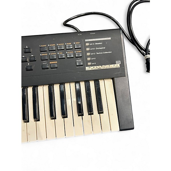 Used Roland XP-30 Synthesizer